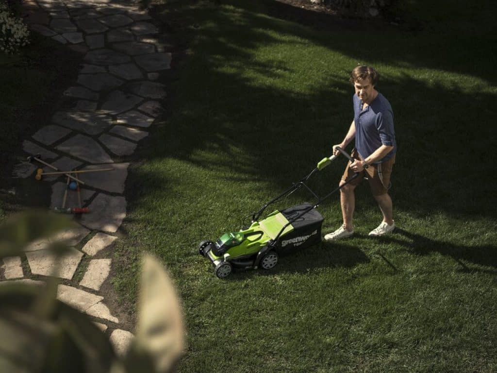 Tondeuse électrique : quel est le choix idéal en ce moment ? Tondeuse électrique : quel est le choix idéal en ce moment ?
